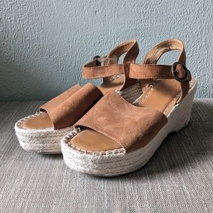 Universal Thread platform wedge sandals